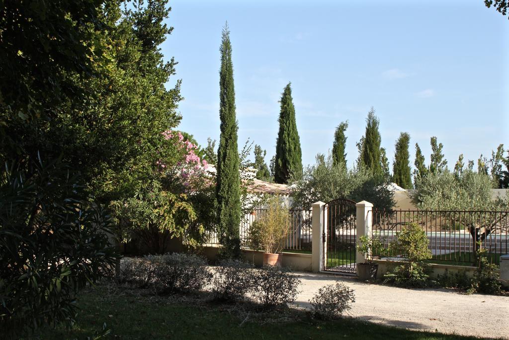 Domaine De Fontbelle Bed & Breakfast Graveson Dış mekan fotoğraf